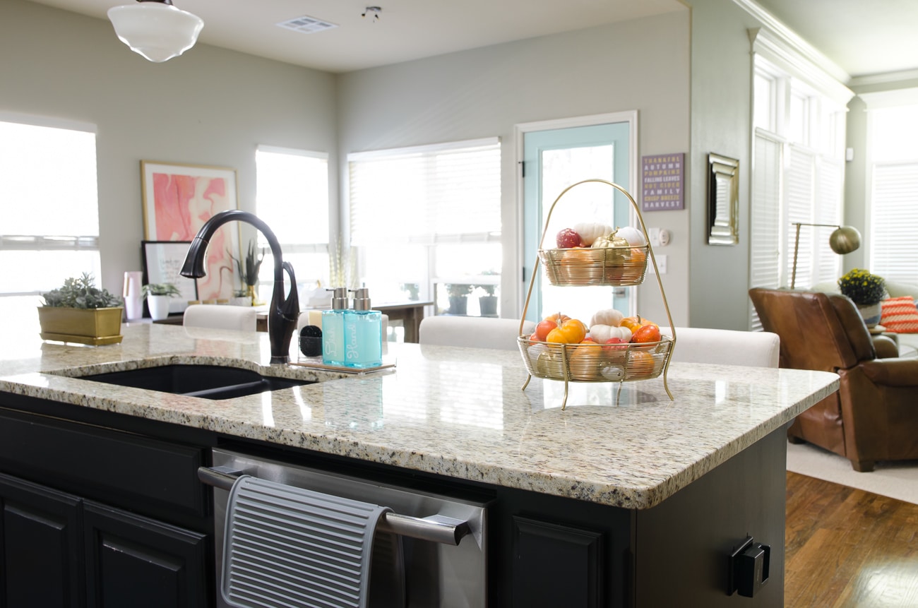 Kitchen Cabinets Organizers That Keep The Room Clean and Tidy