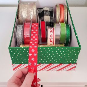 How to store Christmas ribbon