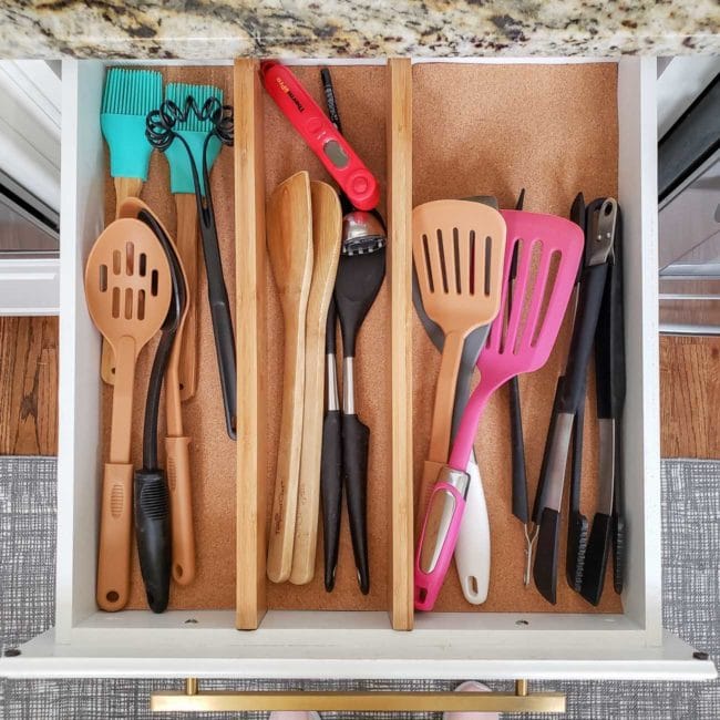 https://www.polishedhabitat.com/wp-content/uploads/2019/09/How-to-Organize-Kitchen-Drawers-115054-650x650.jpg